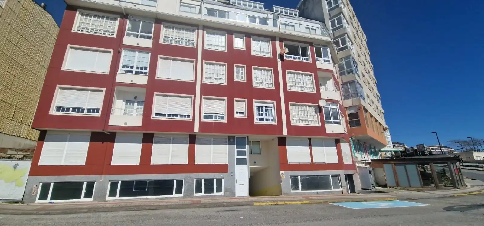 Vista exterior de Local en venta en Foz