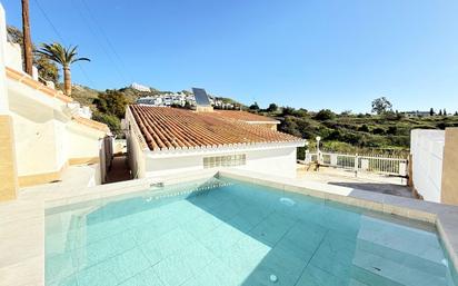 Piscina de Casa o xalet en venda en Torrox amb Aire condicionat, Calefacció i Jardí privat