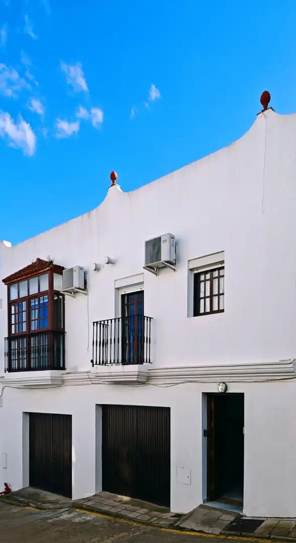 Vista exterior de Casa o xalet en venda en Vejer de la Frontera amb Aire condicionat, Terrassa i Moblat