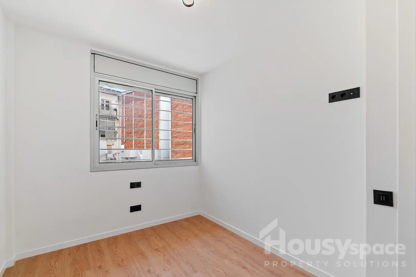 Bedroom of Duplexes for sale in Barcelona  with Air Conditioner, Heating and Private garden