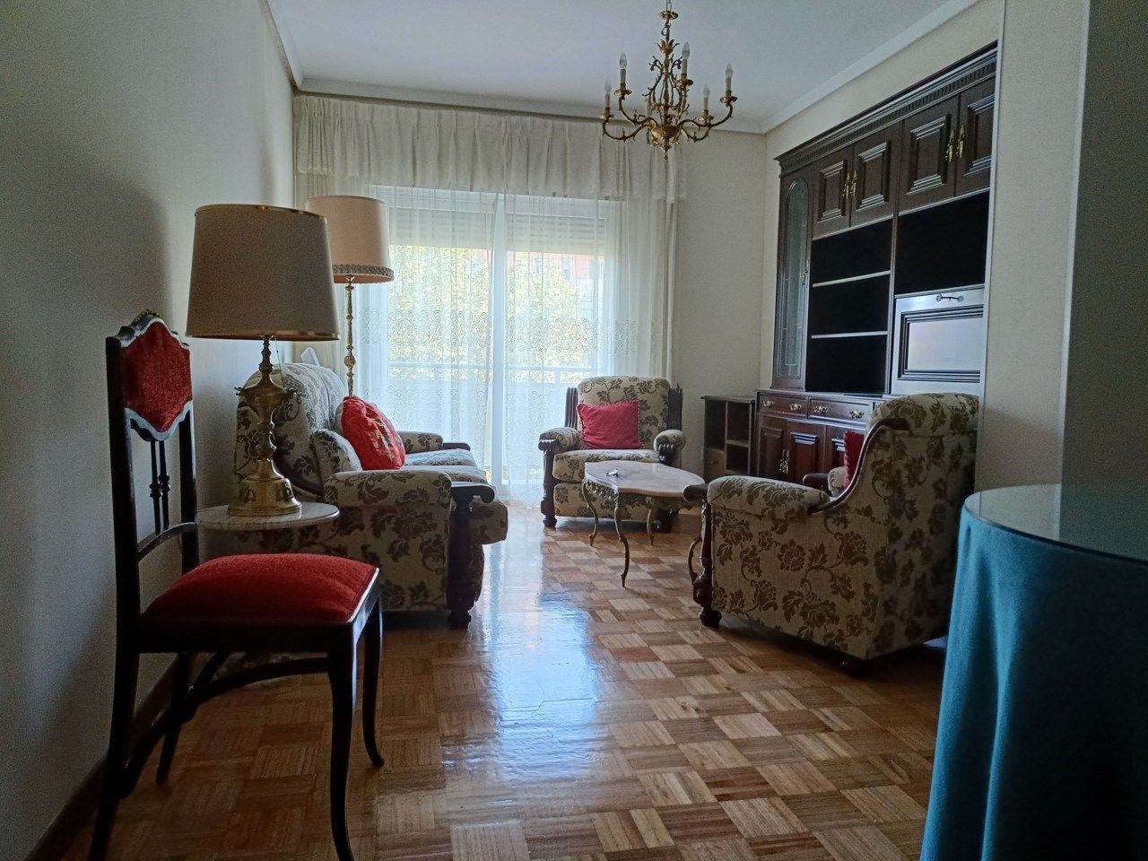 Living room of Flat to rent in  Madrid Capital  with Heating, Parquet flooring and Terrace