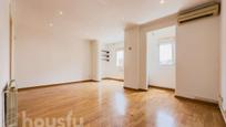 Living room of Flat for sale in  Barcelona Capital  with Air Conditioner and Parquet flooring