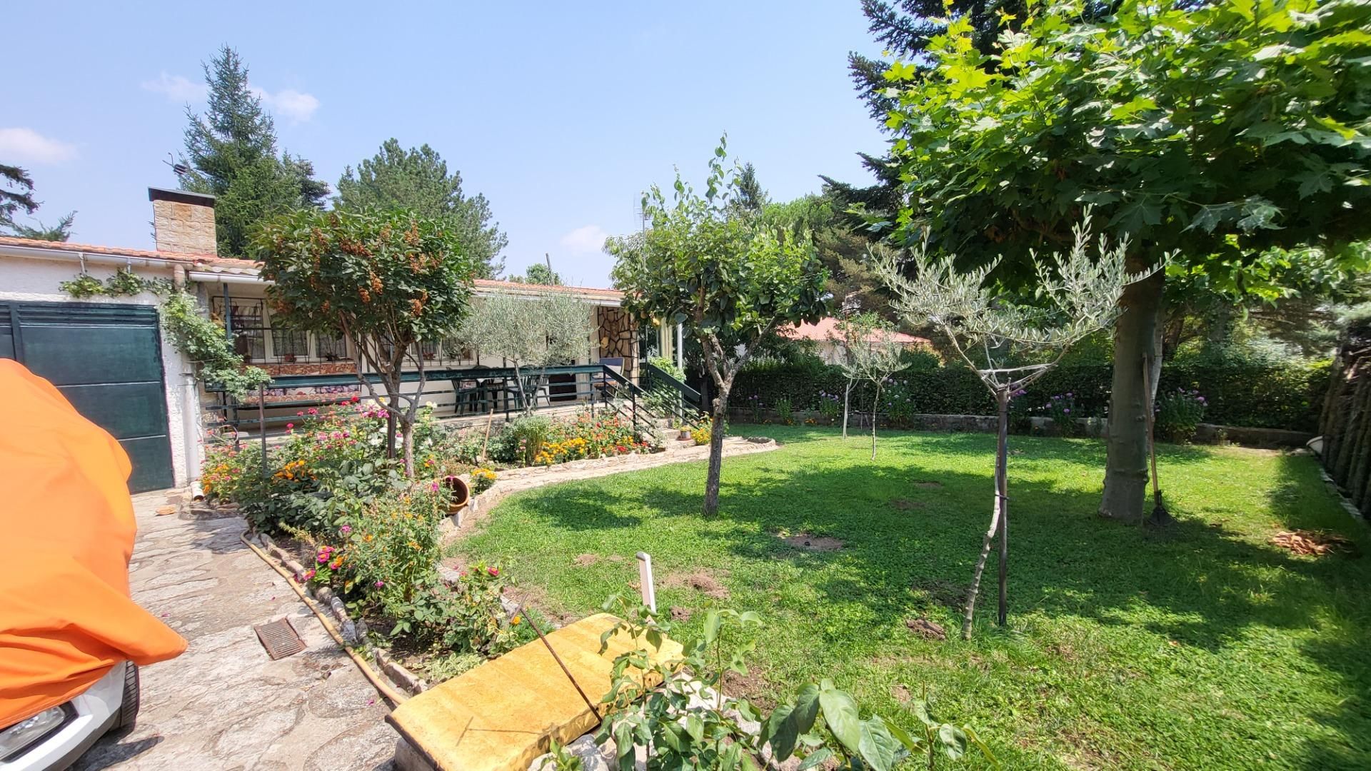 Jardí de Casa o xalet en venda en Herradón de Pinares amb Jardí privat, Terrassa i Traster