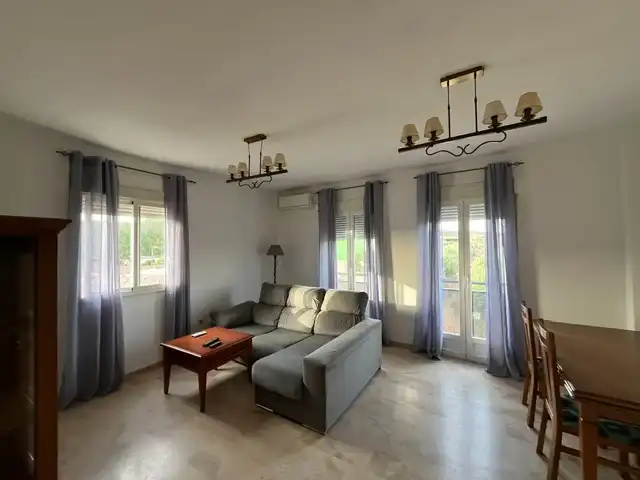 Sala de estar de Dúplex en venta en Villafranca de Córdoba con Aire acondicionado, Terraza y Amueblado