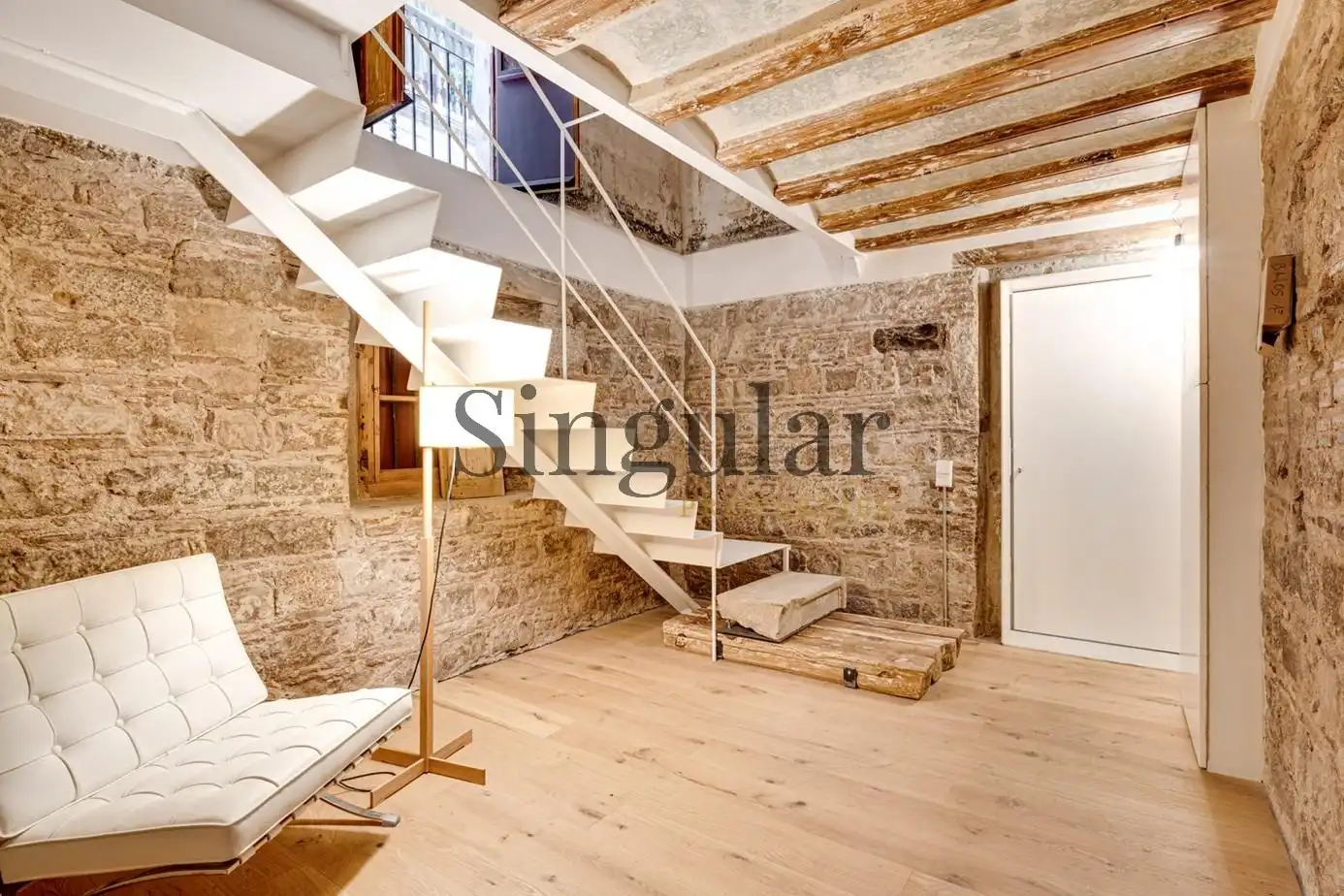 Dúplex en venta en Barcelona con Calefacción, Terraza y Trastero