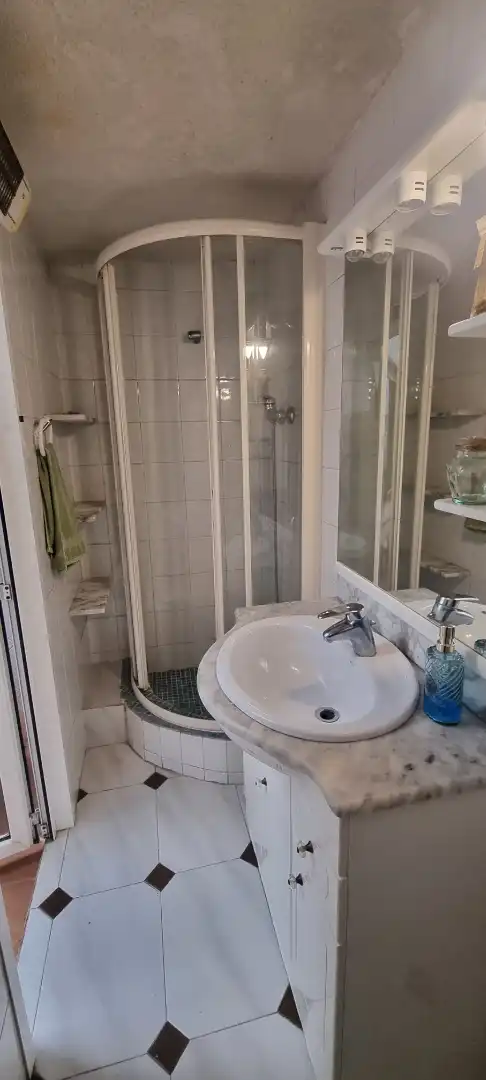 Badezimmer von Haus oder Chalet zum Verkauf in Badalona mit Klimaanlage, Heizung und Terrasse