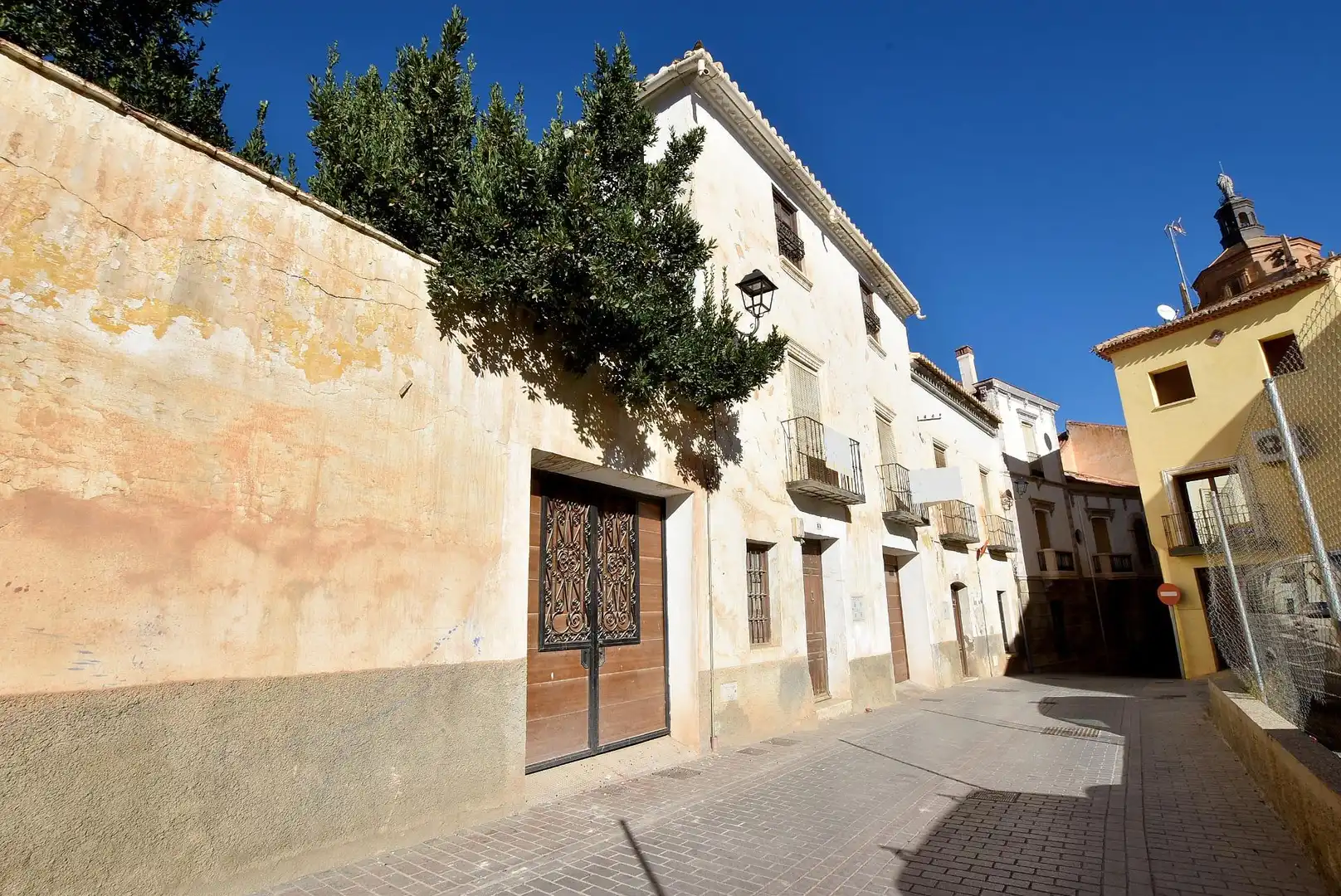 Vista exterior de Edificio en venta en Guadix