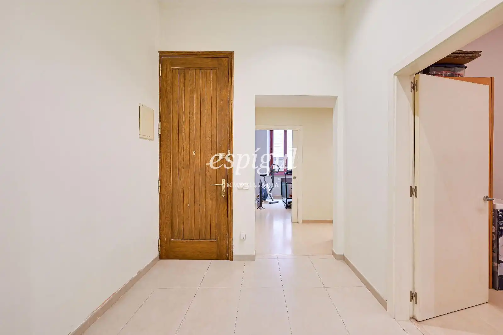 Piso en venta en Girona con Calefacción, Terraza y Amueblado