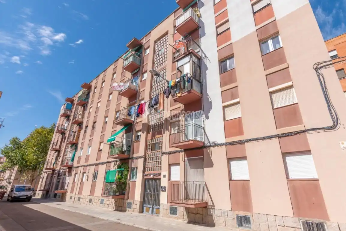 Vista exterior de Piso en venta en Salamanca con Trastero y Balcón