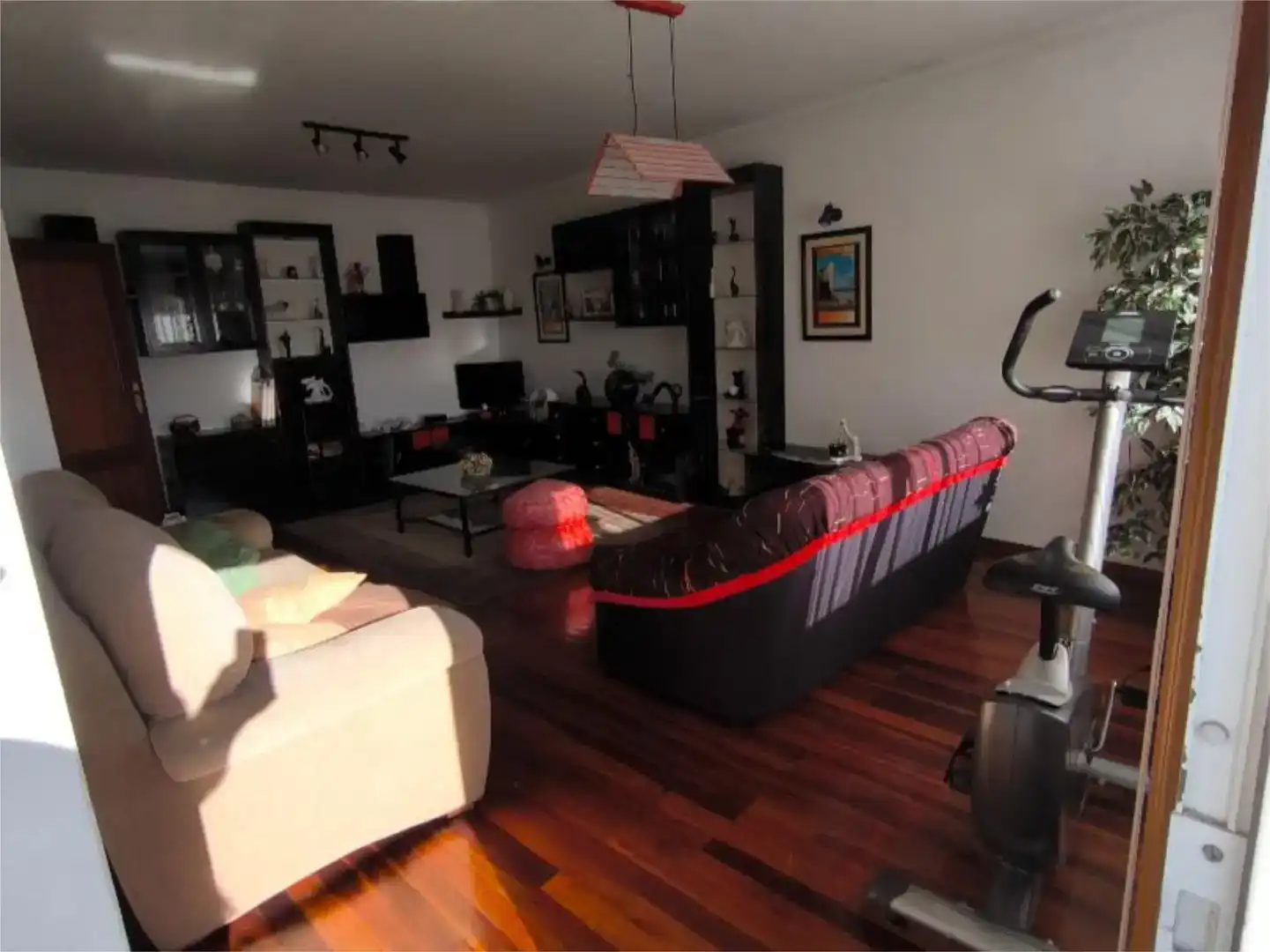 Sala de estar de Casa adosada en venta en Vigo  con Parquet, Trastero y Amueblado