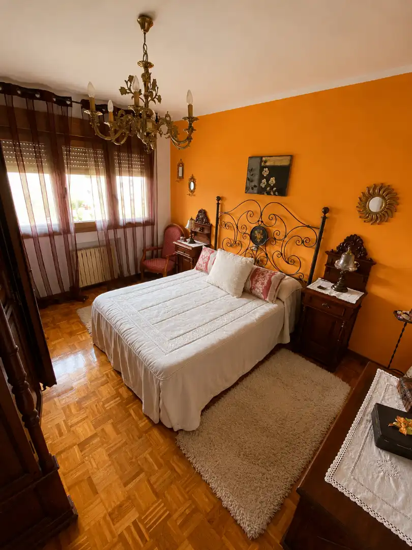 Habitación de Casa o chalet en venta en Gijón  con Calefacción, Jardín privado y Parquet