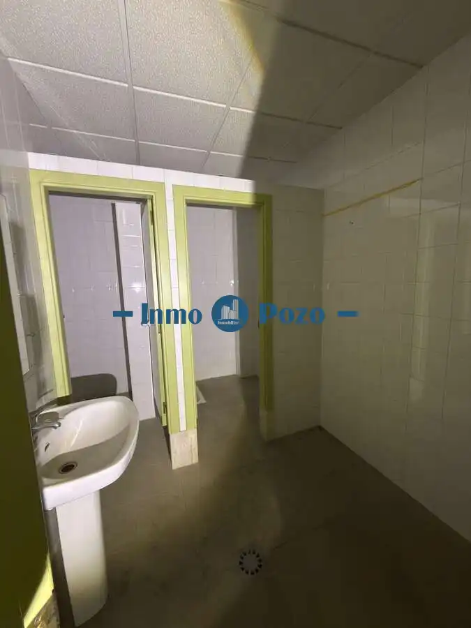 Baño de Local en venta en Aljucén