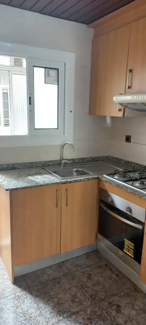 Cuina de Pis en venda en Terrassa amb Calefacció, Forn i Alarma