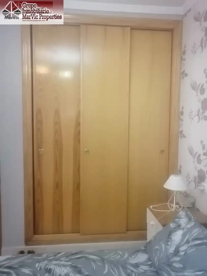 Habitación de Apartamento en venta en Benidorm con Jardín privado, Amueblado y Piscina comunitaria