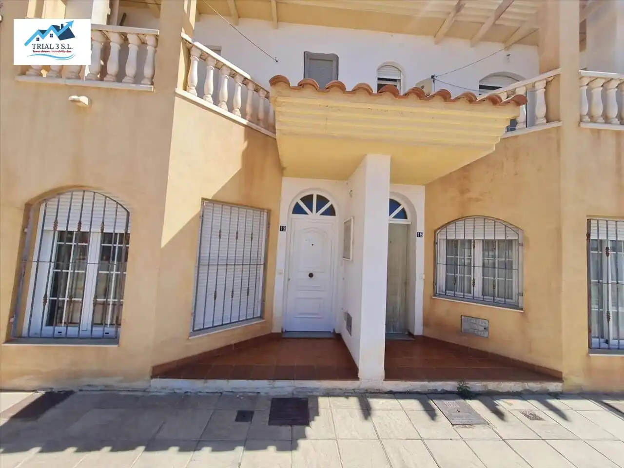 House with pool for sale in Barrio LARGO EL