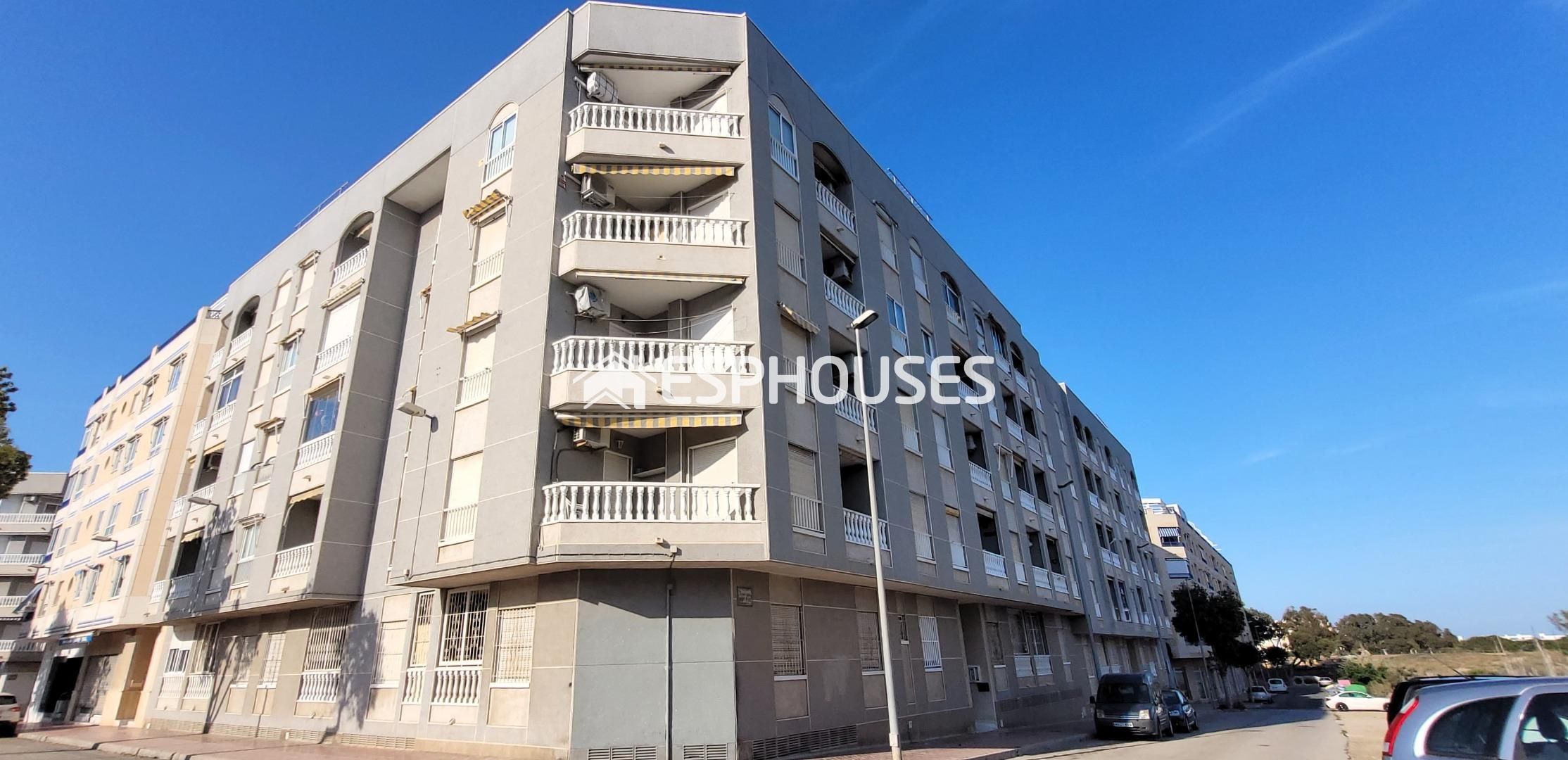Vista exterior de Apartament en venda en Guardamar del Segura amb Aire condicionat, Moblat i Balcó