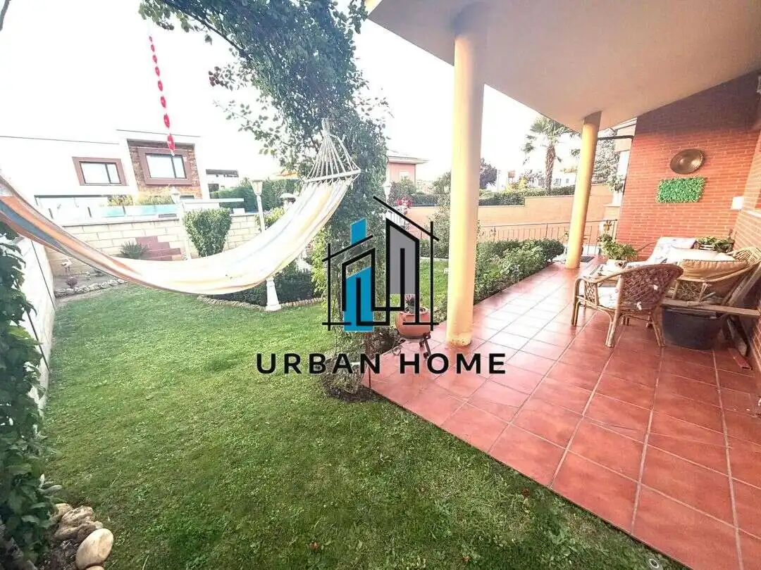 Vista exterior de Casa o chalet en venta en Las Eras de Renueva