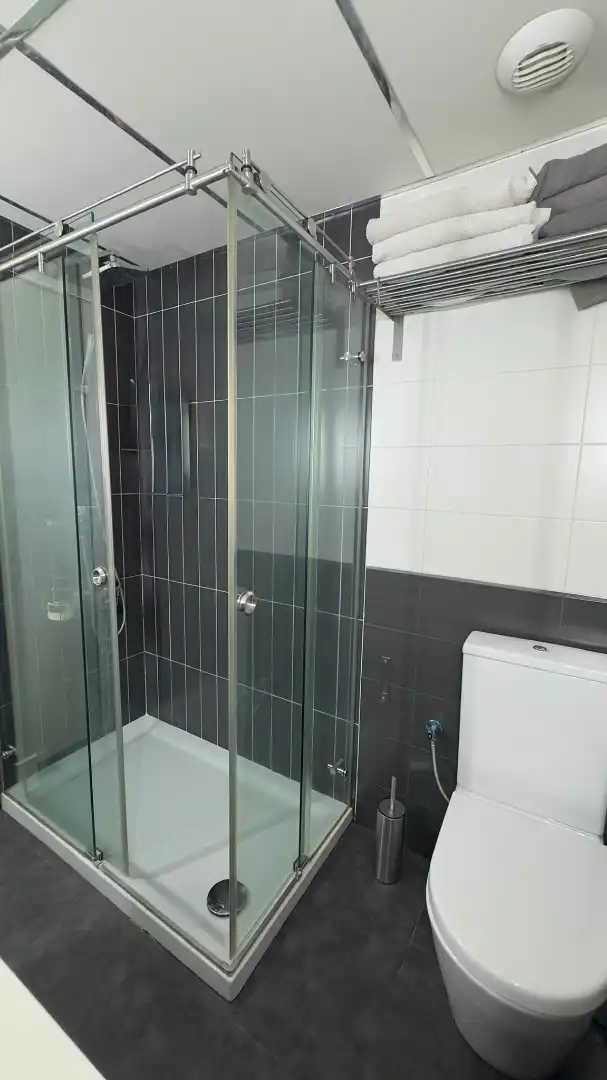 Bathroom of Flat for sale in Rota  with Air Conditioner, Storage room and Oven