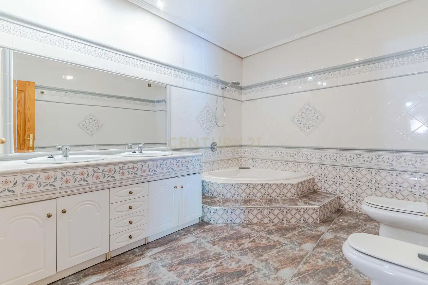 Maison avec piscine à vendre à C. Vandelvira, 15, 23170 Jaén, Spain Urbanización Cerro Molina, imagen 4