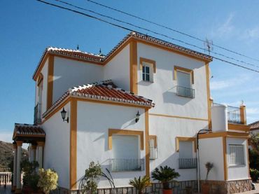 Casa con balcone in vendita a Torrox Pueblo
