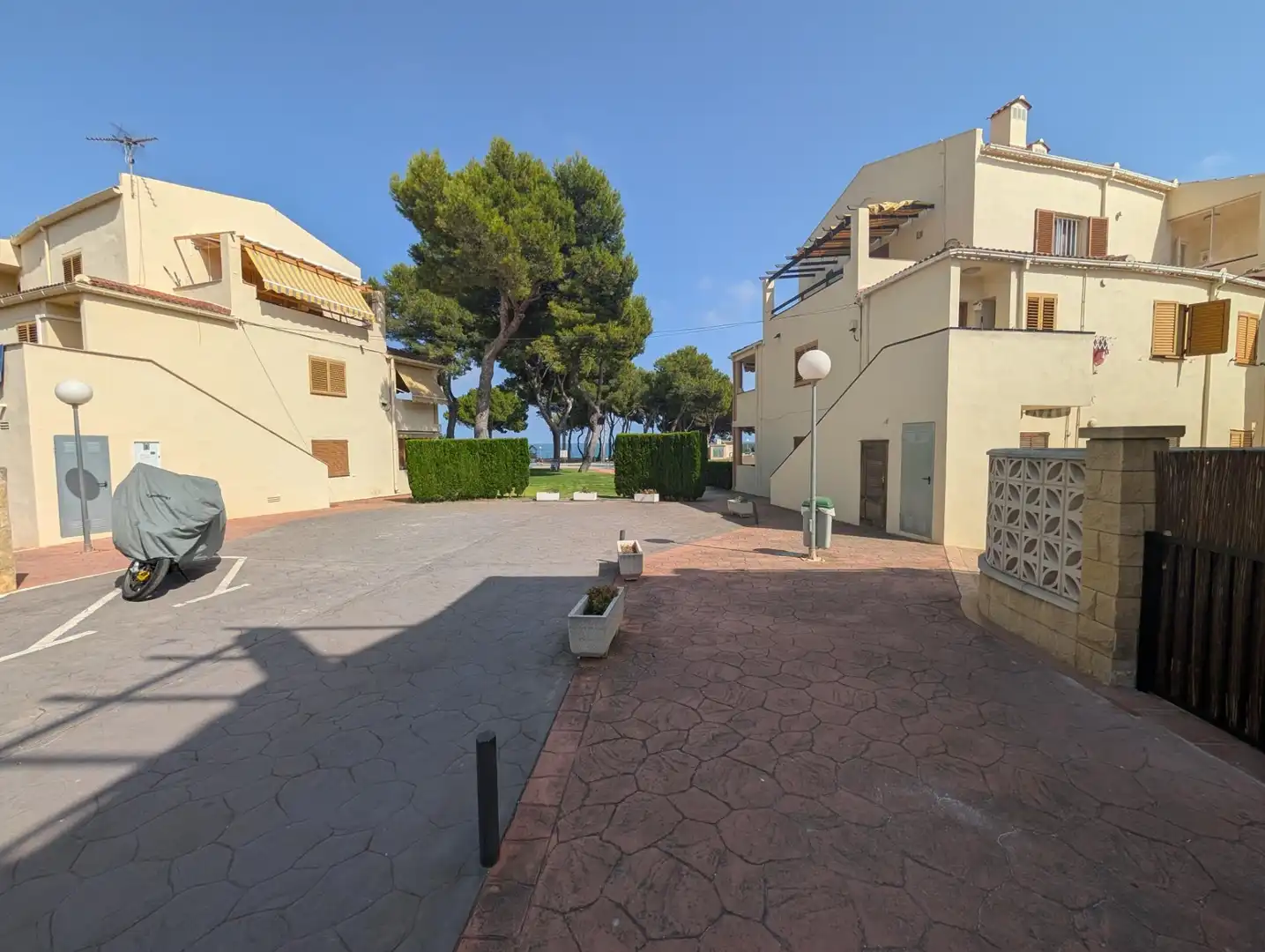 Vista exterior de Àtic en venda en Alcanar amb Parquet
