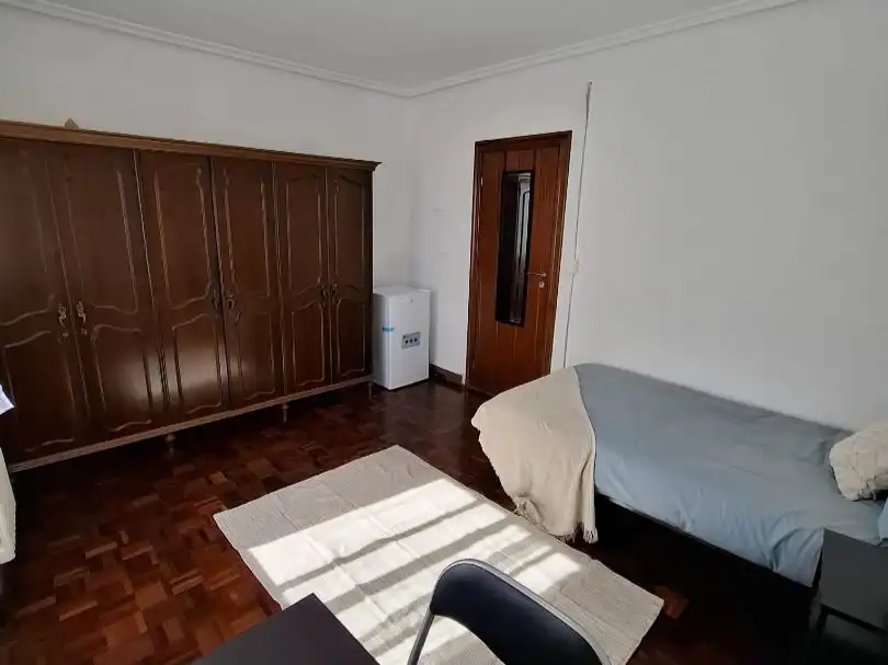 Bedroom of Flat for share in  Logroño  with Heating, Parquet flooring and Furnished