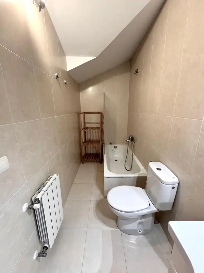 Baño de Casa adosada en venta en Castro-Urdiales con Calefacción, Jardín privado y Terraza