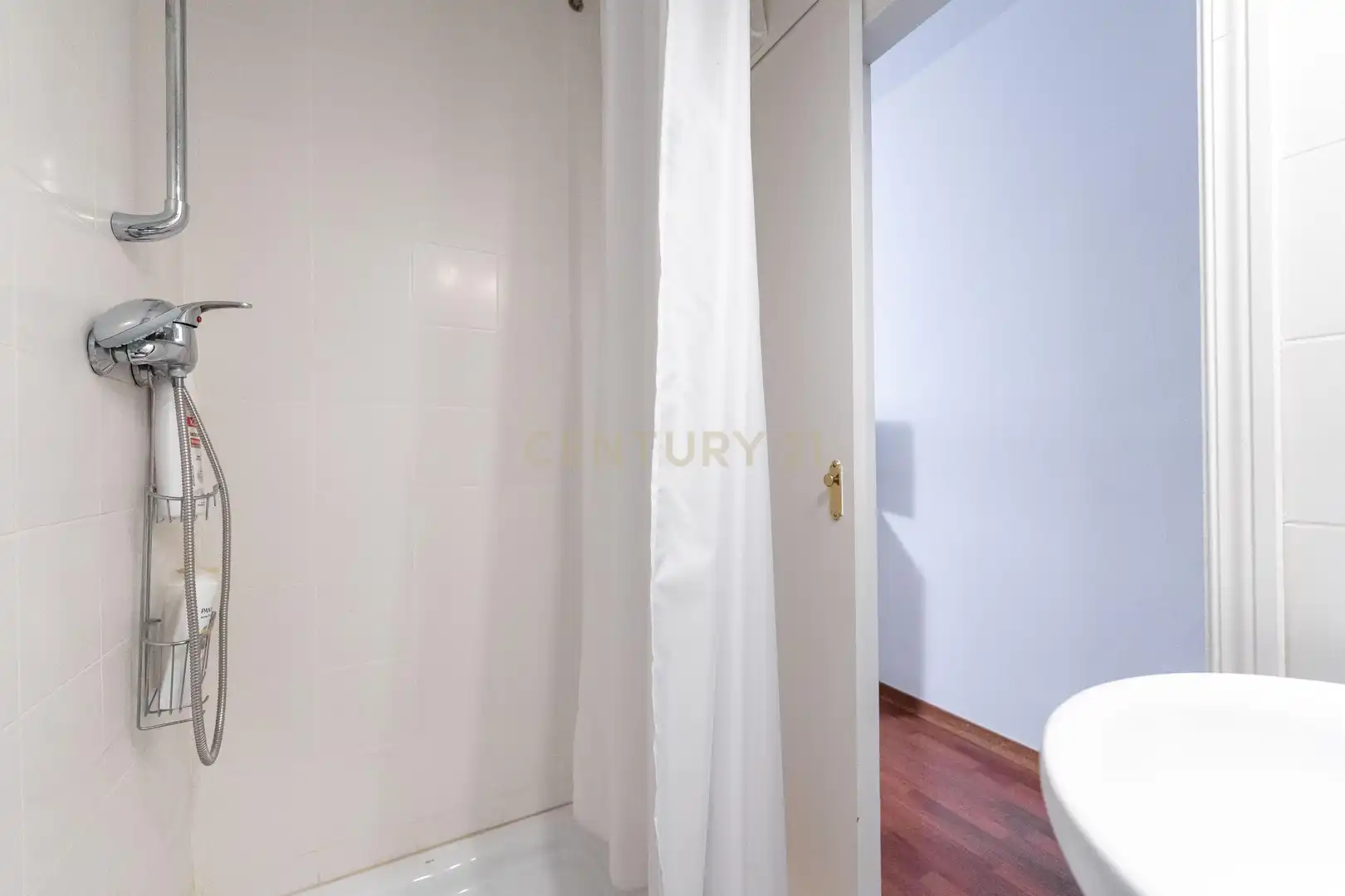 Bathroom of Apartments for rent in Pozuelo de Alarcón  with Oven, Washing machine and Microwave