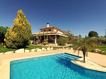 Villa avec balcon à vendre à Partida Molinos