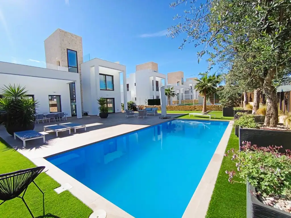 Casa con terraza en venta en Carrer Ecuador, imagen 2