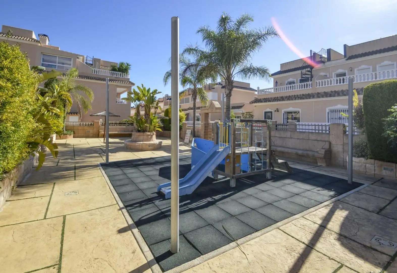 Vista exterior de Apartament en venda en Orihuela amb Aire condicionat, Jardí privat i Terrassa