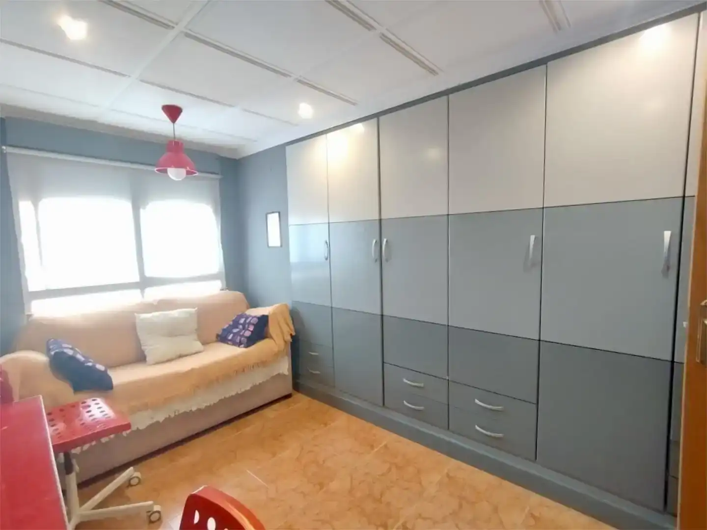 Bedroom of Flat for share in Elda  with Air Conditioner, Furnished and Balcony