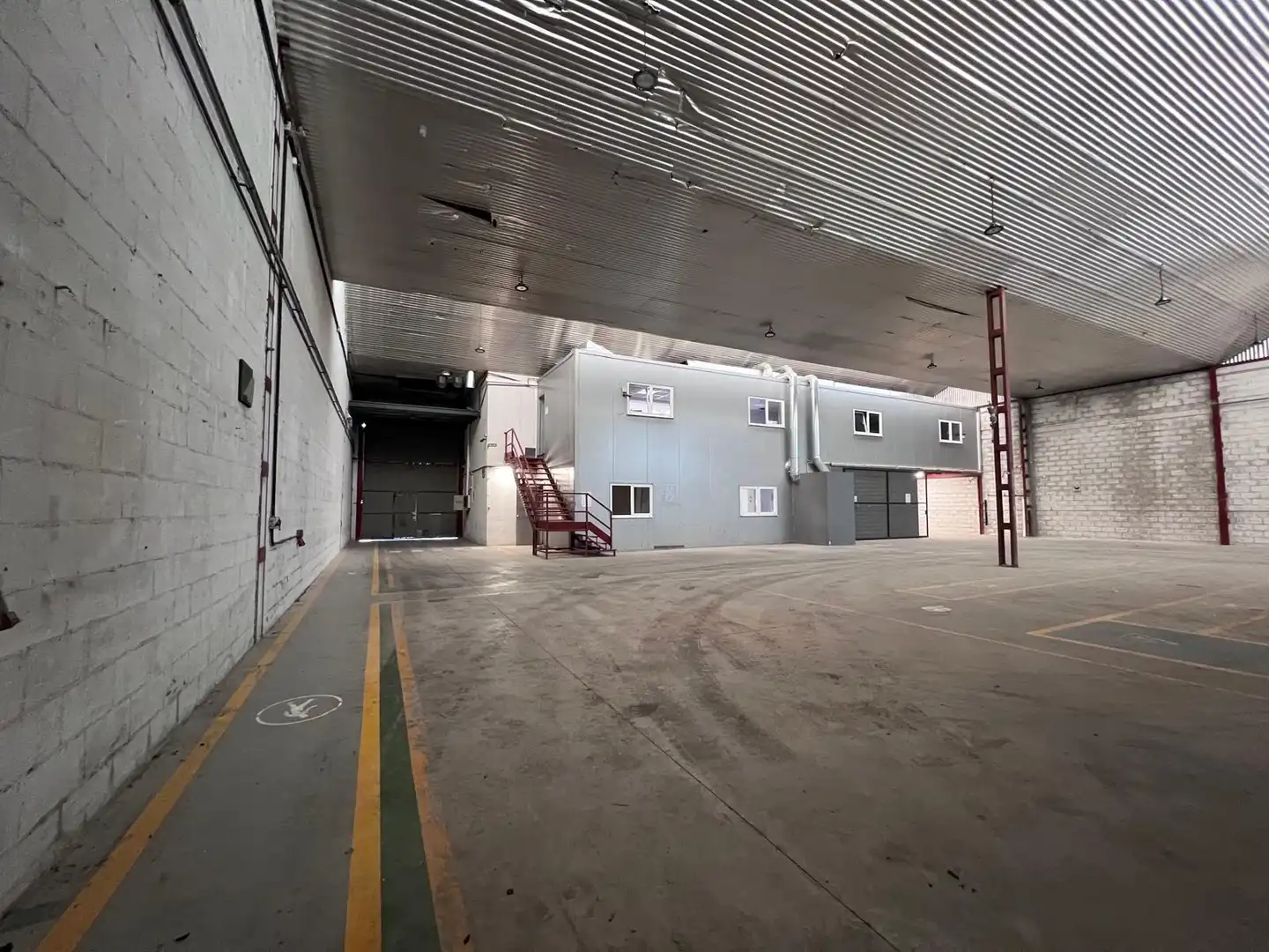 Fabrikhallen zur Miete in Llanera