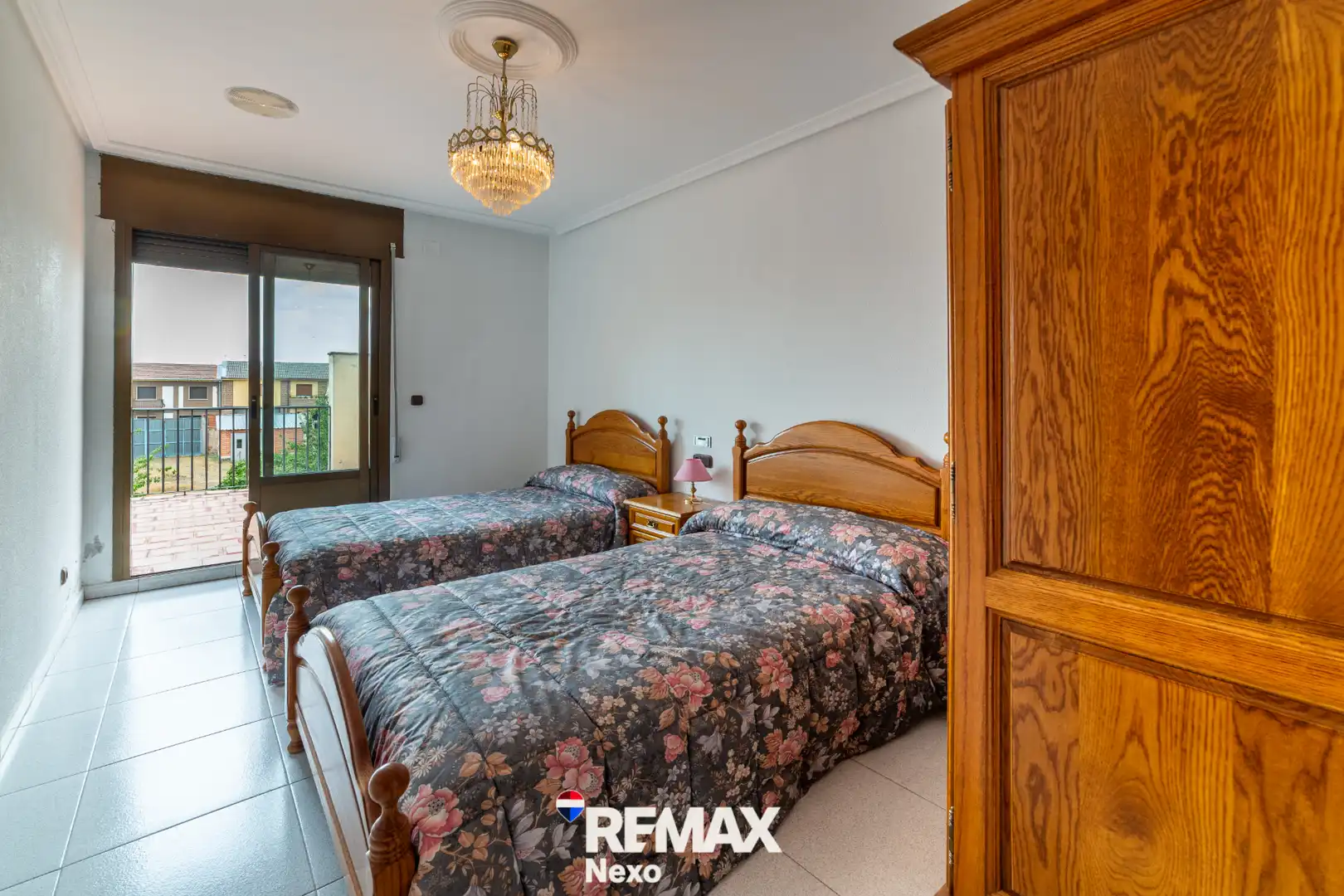 Habitación de Casa adosada en venta en Villaverde de Íscar con Aire acondicionado, Calefacción y Jardín privado