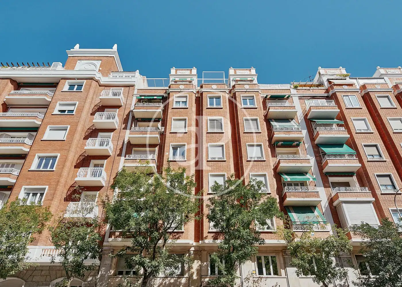 Vista exterior de Pis en venda en Madrid amb Aire condicionat, Calefacció i Terrassa