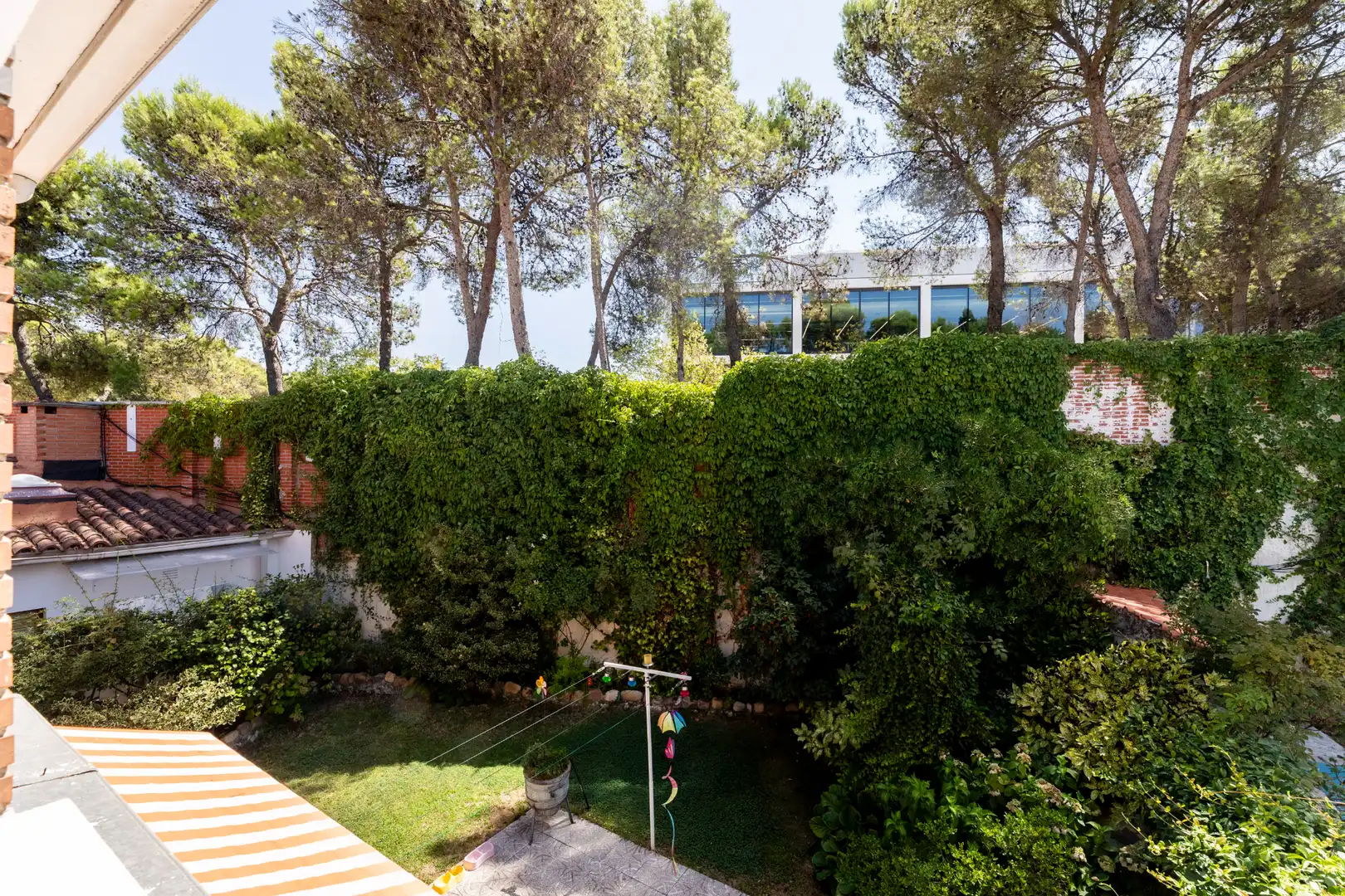 Jardín de Casa adosada en venta en Madrid con Calefacción, Jardín privado y Trastero