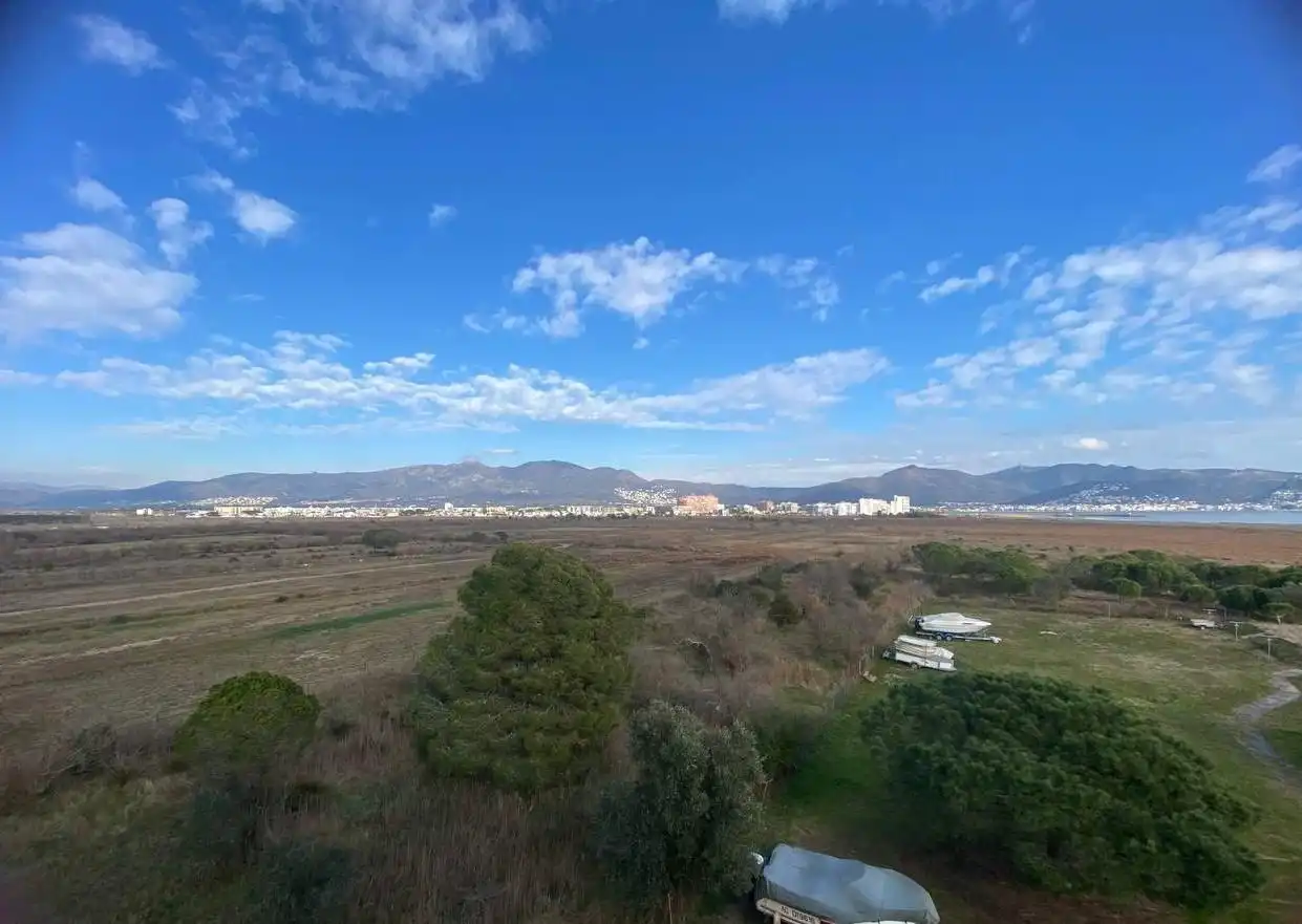 Wohnung zum Verkauf in Castelló d'Empúries mit Terrasse, Abstellraum und Möbliert