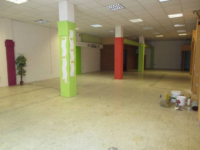 Local comercial en Alquiler en Calle de Don Pedro de Luna en Barrio de Delicias