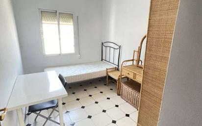 Bedroom of Flat to share in  Sevilla Capital  with Air Conditioner and Terrace