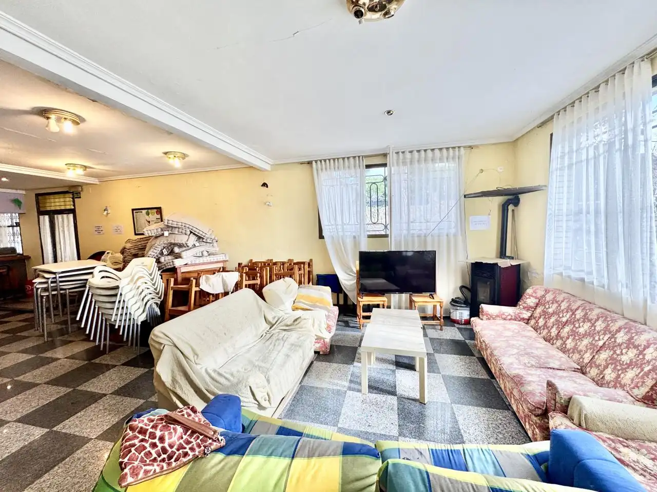 Local en venta en Maello con Aire acondicionado