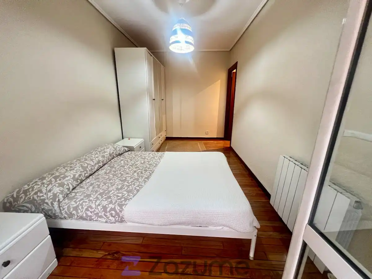 Schlafzimmer von Wohnung zur Miete in Bilbao  mit Heizung, Terrasse und Möbliert