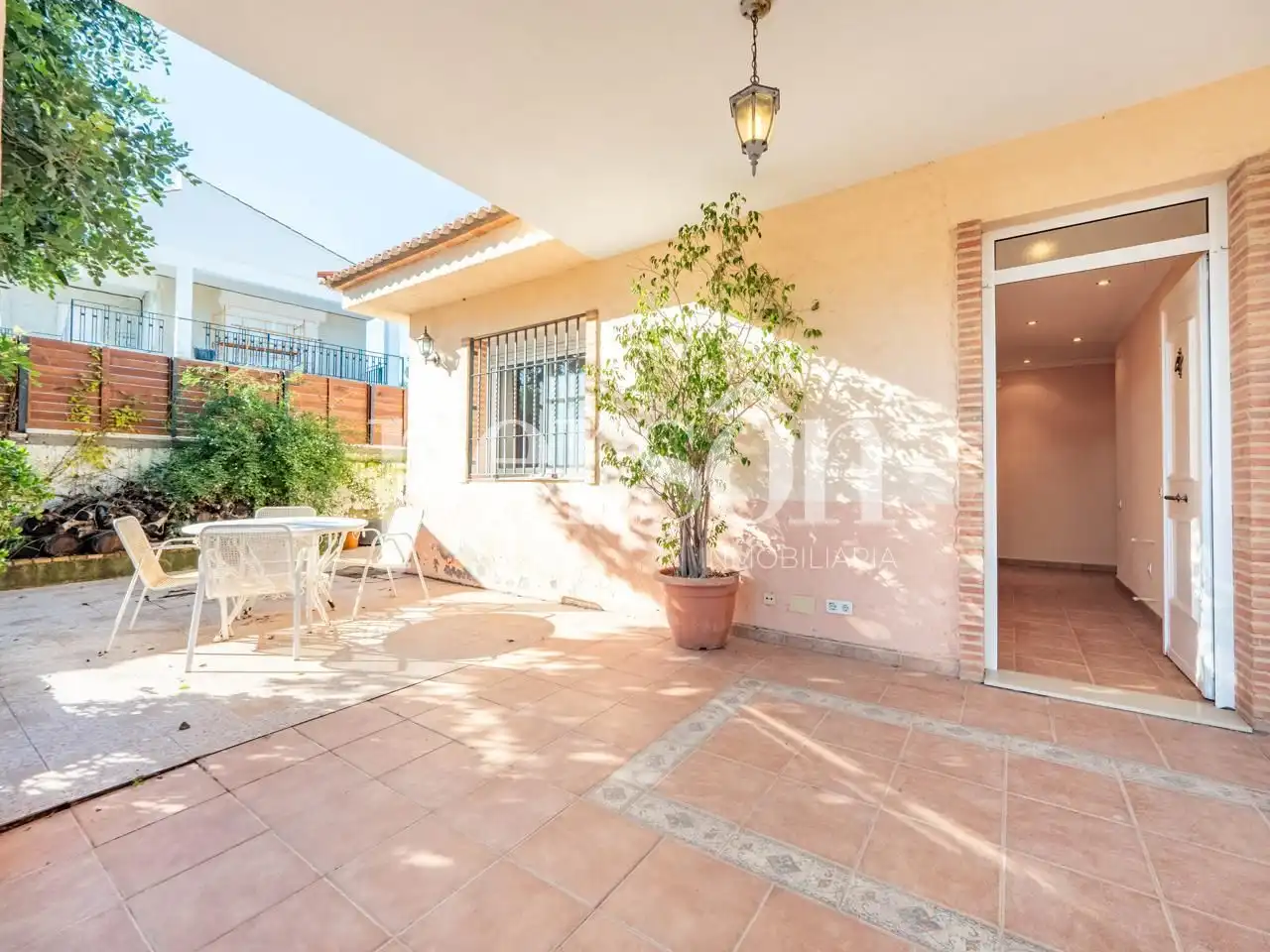 Vista exterior de Casa o chalet en venta en Chiva con Jardín privado, Terraza y Piscina