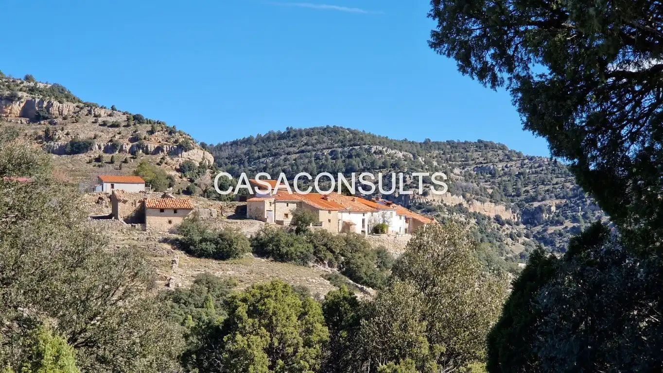 Finca rústica en venda en Vistabella del Maestrazgo amb Jardí privat, Terrassa i Moblat