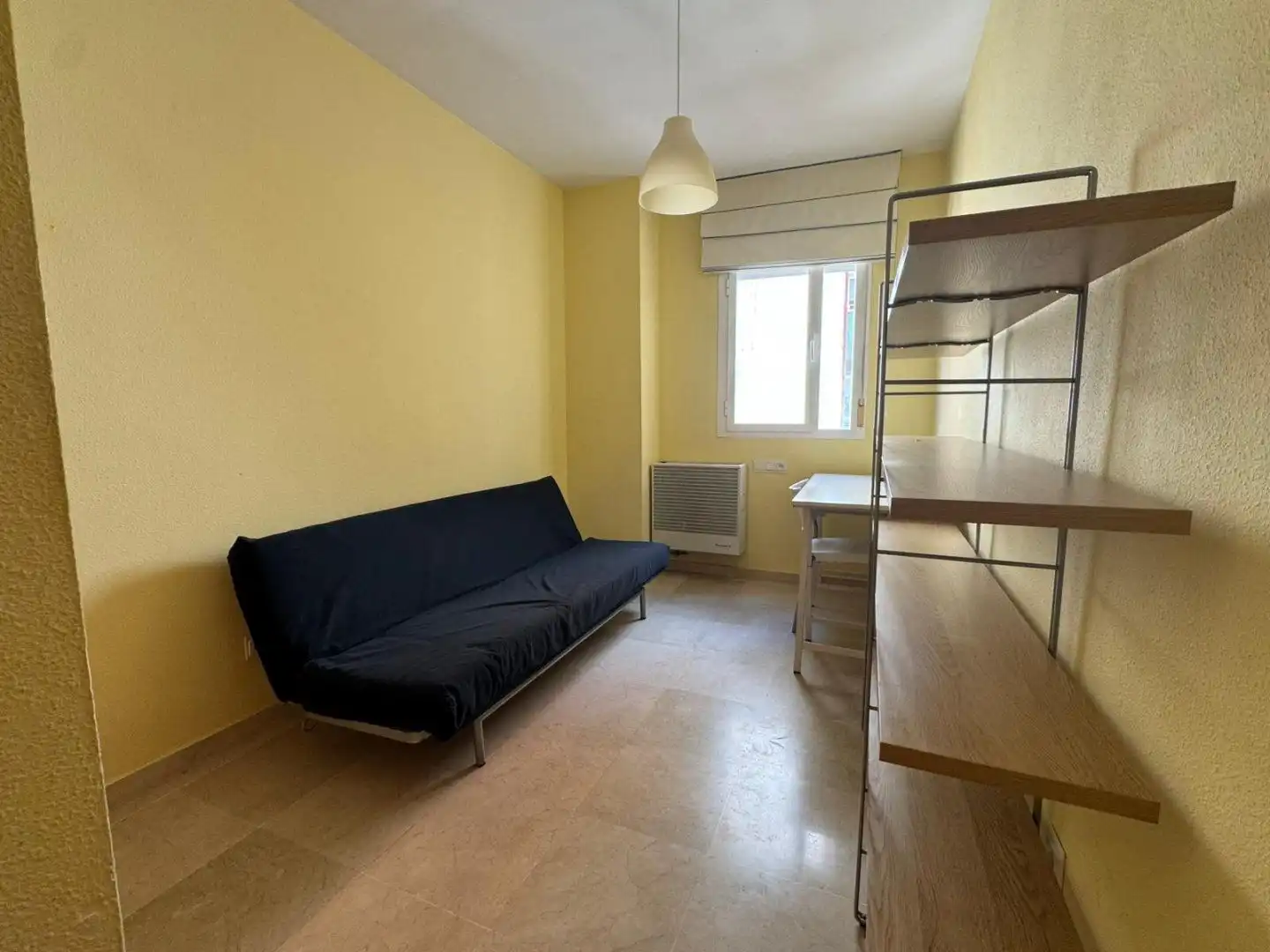 Habitación de Piso en venta en Sevilla con Aire acondicionado, Calefacción y Amueblado