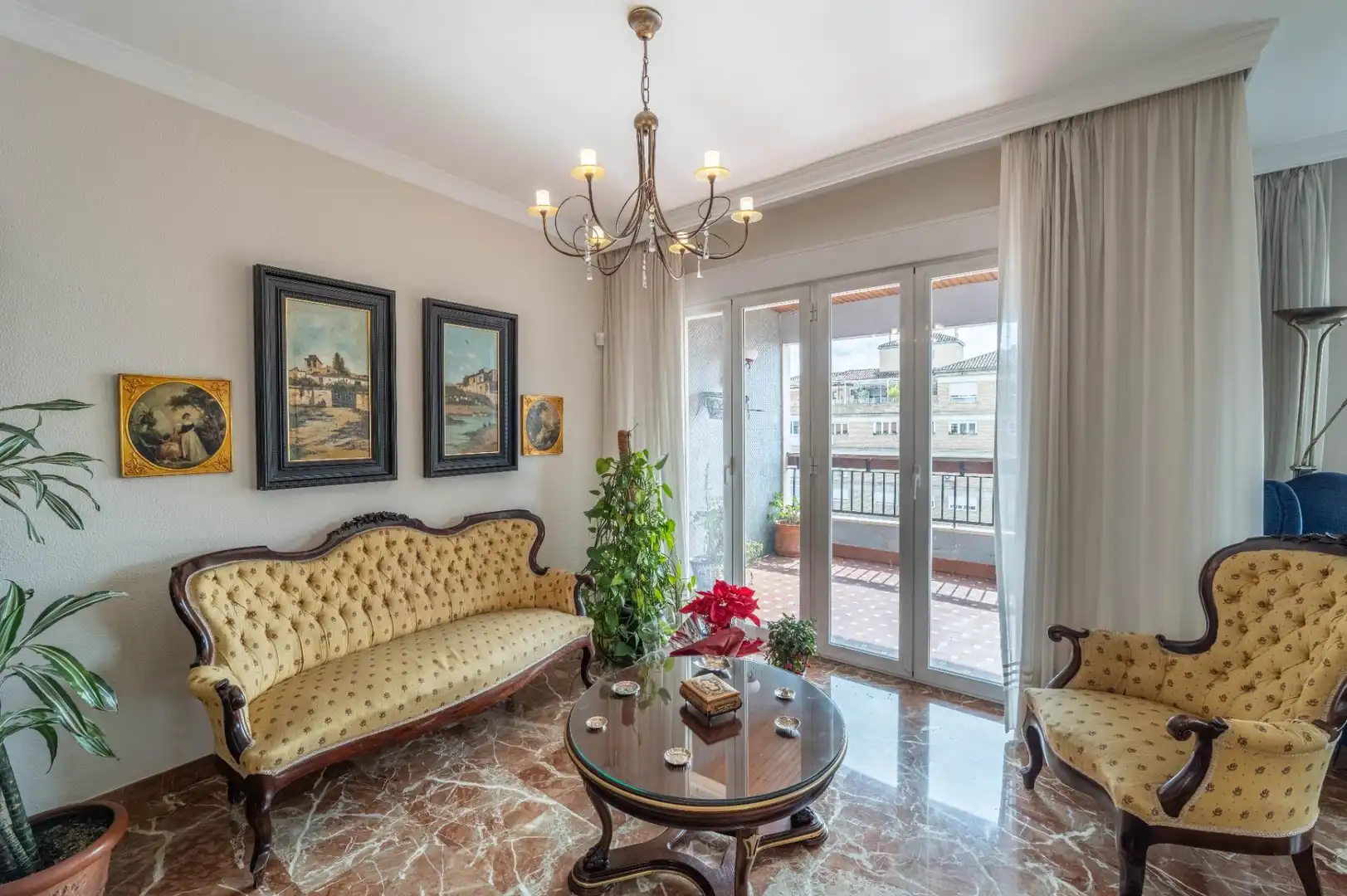 Sala de estar de Piso en venta en Granada con Terraza, Trastero y Balcón