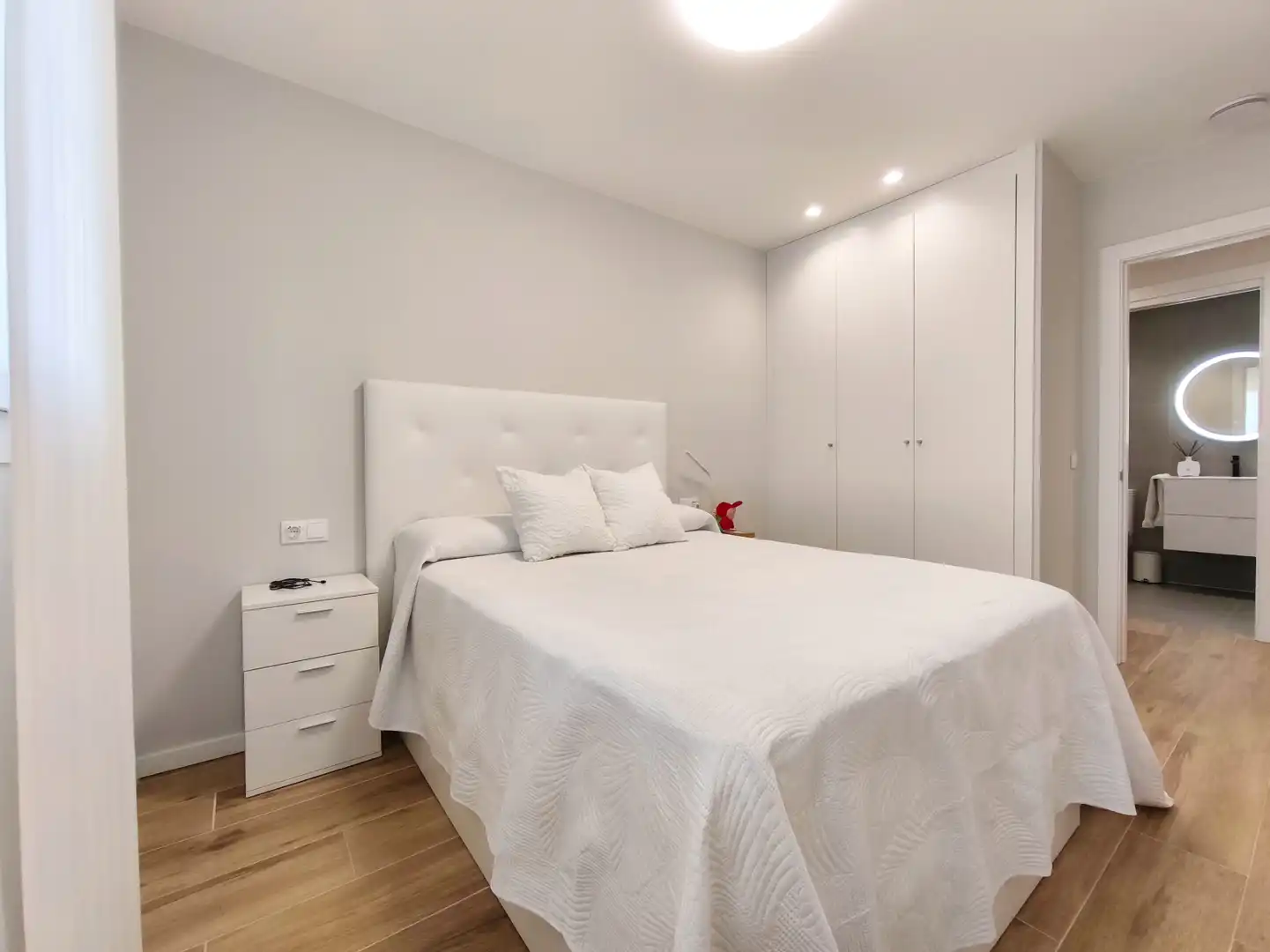 Schlafzimmer von Wohnung zum Verkauf in  Logroño mit Heizung, Privatgarten und Parkett