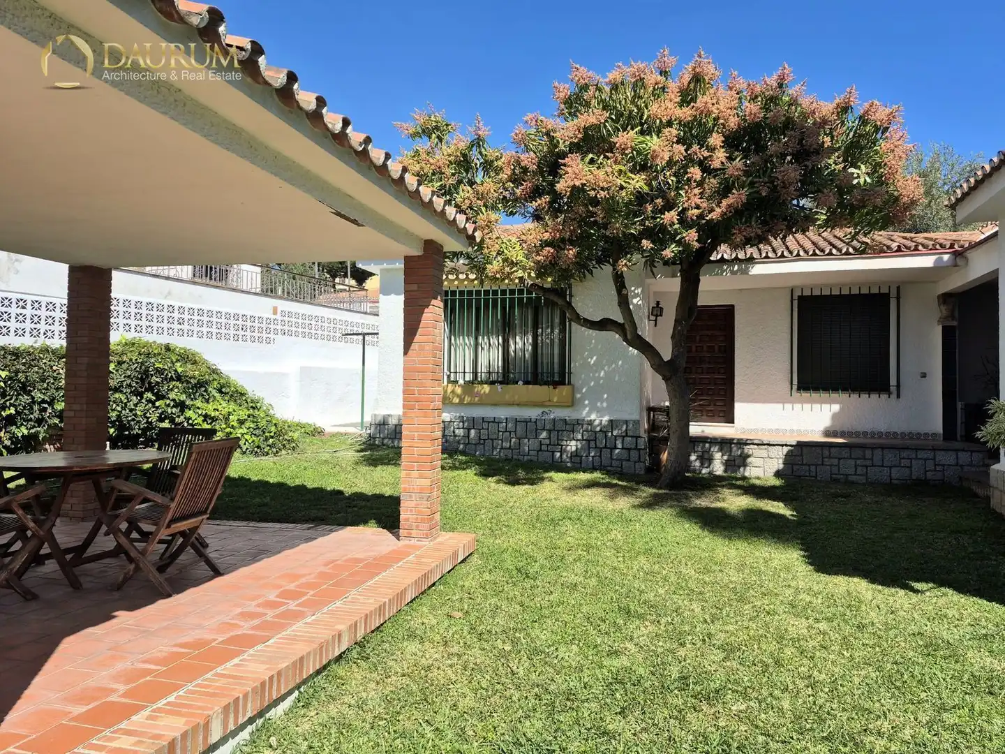 Chalet en venta en reino de leon
