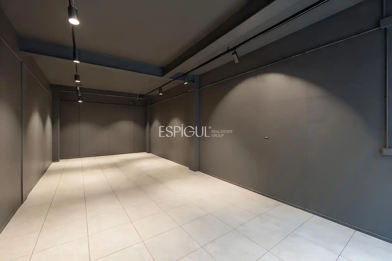 Local en venta en Sant Cugat del Vallès con Alarma