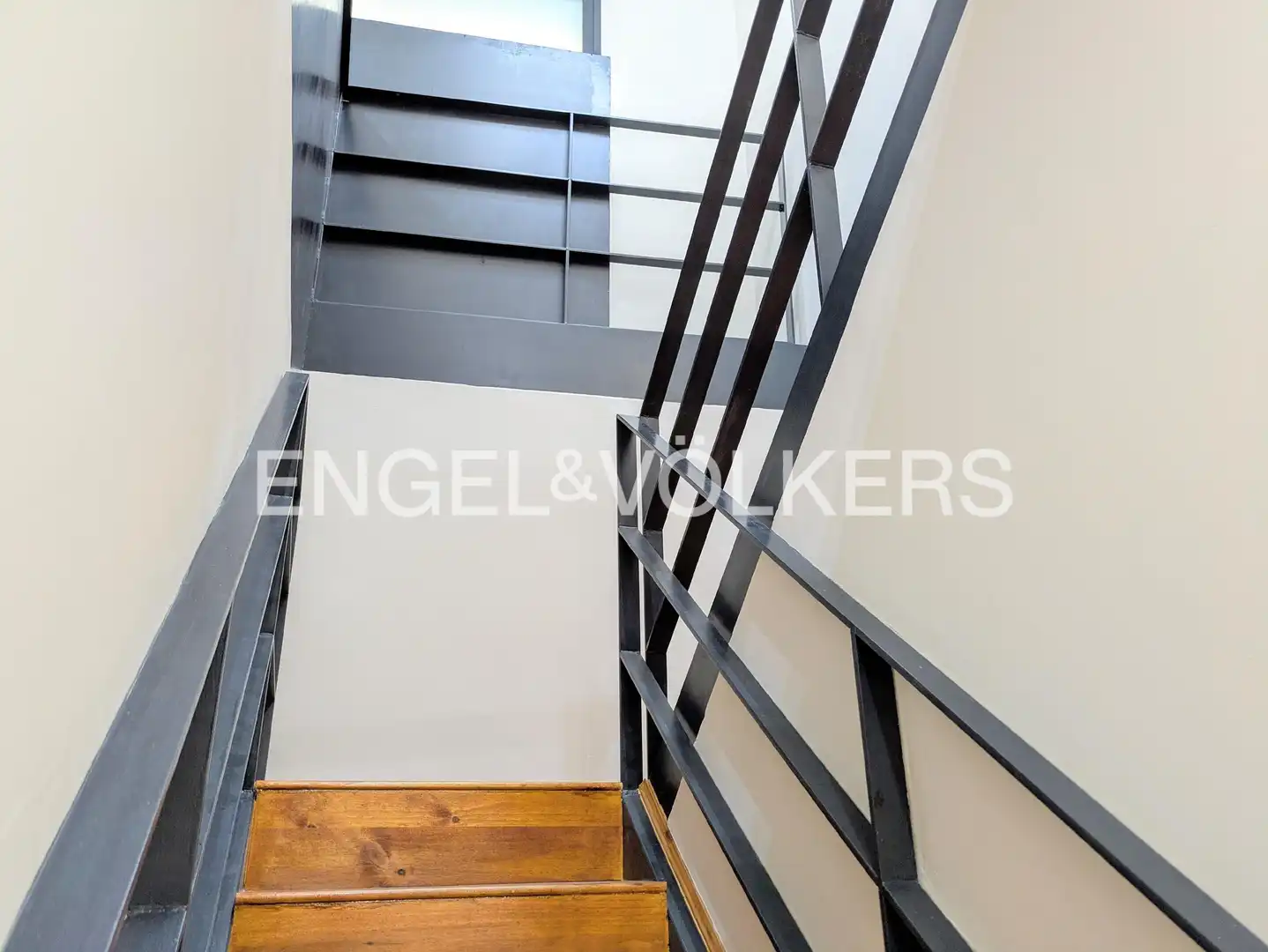 Flat for sale in Barcelona  with Air Conditioner and Heating