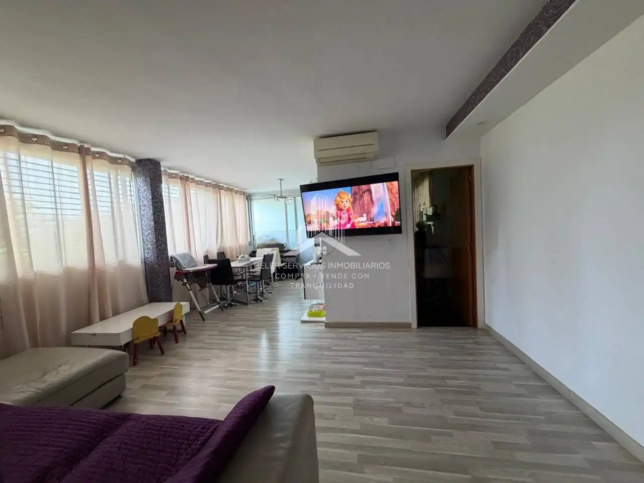 Sala de estar de Piso en venta en Castellón de la Plana / Castelló de la Plana con Balcón y Alarma
